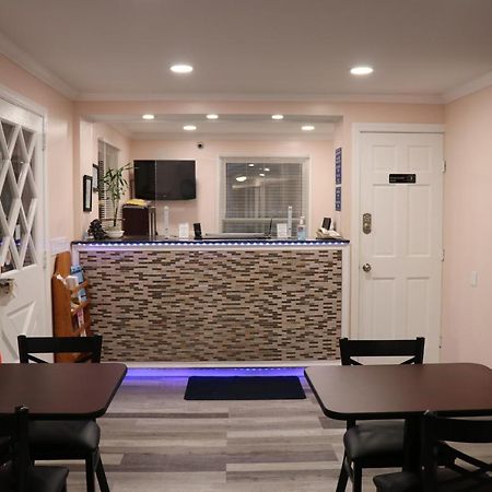 Elite Inn Moosup Экстерьер фото