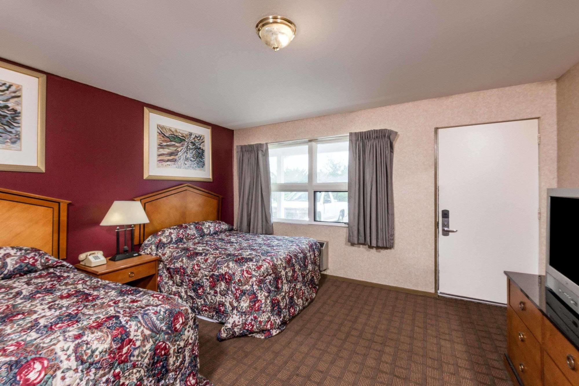 Elite Inn Moosup Экстерьер фото