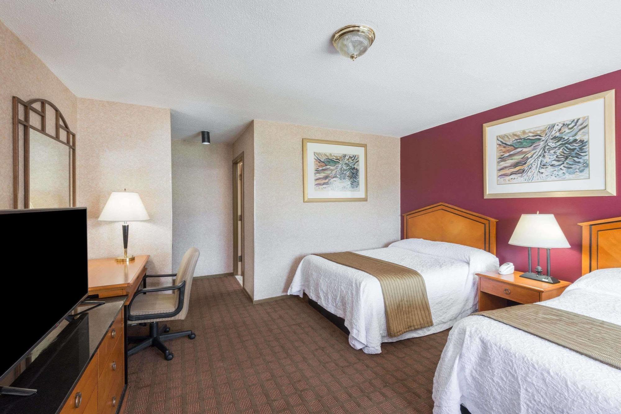 Elite Inn Moosup Экстерьер фото