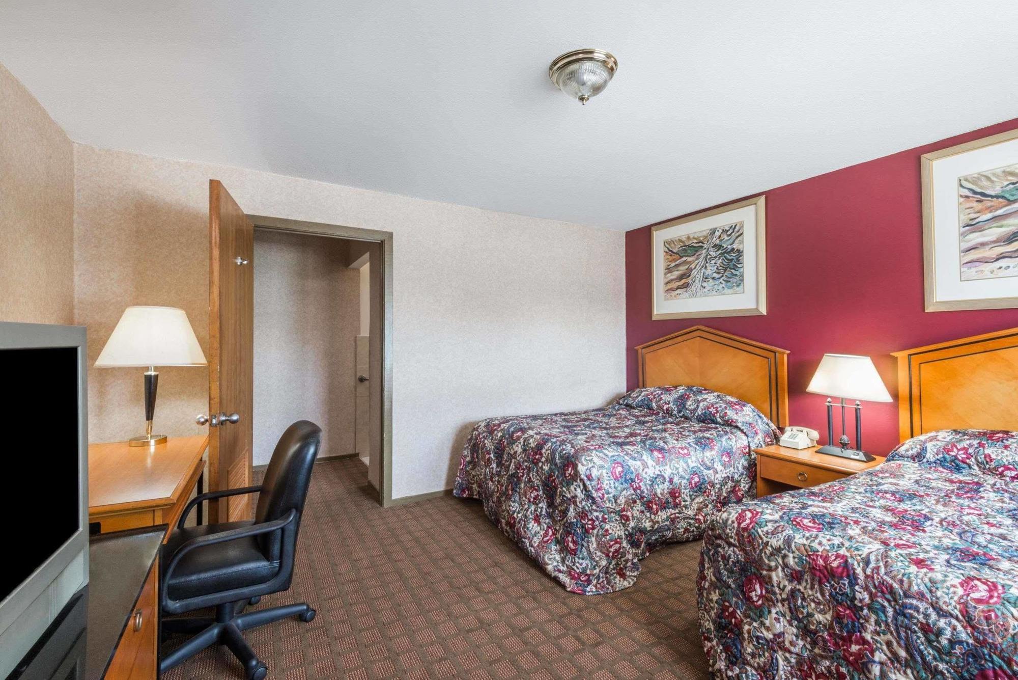 Elite Inn Moosup Экстерьер фото